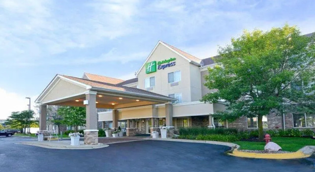 Одноместный люкс Executive Holiday Inn Express & Suites Chicago Deerfield Lincolnshire by IHG
