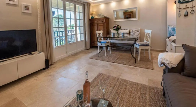 Appartement Le Poisson bleu, Забронировать Апартаменты/квартира Отели Сен-Рафаэль с бассейном, Бассейн