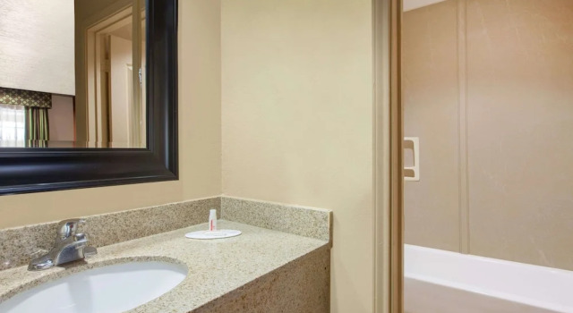 Standard- firedobbelt værelse Days Inn by Wyndham Centerville