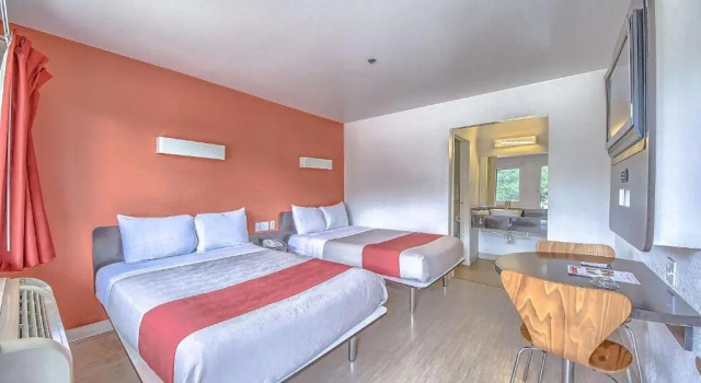 Четырёхместный номер Standard Motel 6 San Antonio, TX - Fiesta