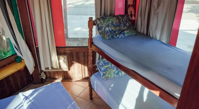 Четырёхместный номер Economy HOSTEL BARRA BAR