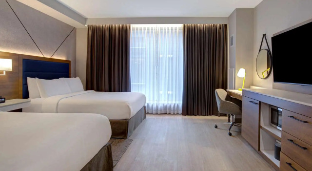 Четырёхместный номер Standard Hampton Inn by Hilton Montreal Downtown