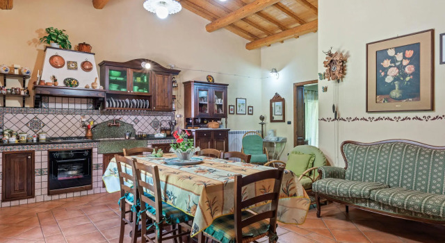 Hill-View Villa in Maletto with Garden, Book Villa Maletto Etna