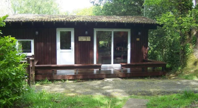 Бунгало Honeysuckle Lodge set in a Beautiful 24 acre Woodland Holiday Park