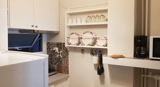 Calming Apt In Koukaki, Забронировать Отель Неос-Космос Афины, рядом с Холм Филопаппос