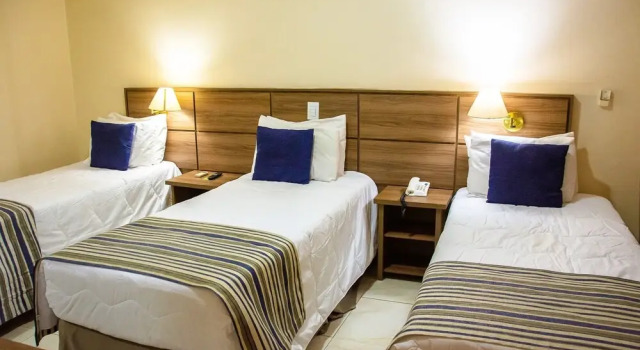 Трёхместный номер Standard с балконом Fenix Hotel Pouso Alegre