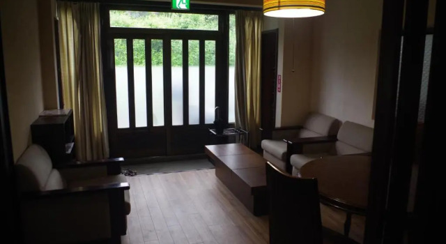Kusatsu Onsen Guesthouse Gyoten, Забронировать Отель Кусацу Gunma