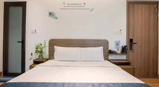 Люкс Deluxe Bin Bin Hotel 19 - Near Saigon Riverside