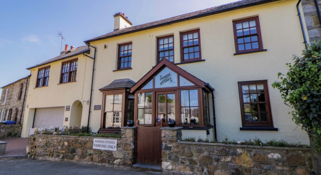 Parrog Stores