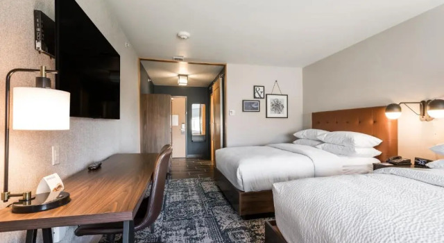 Четырёхместный номер Standard Four Points by Sheraton Elkhart