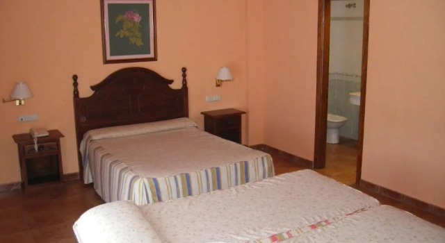 Четырёхместный номер Standard Albenzaire Hotel Asador