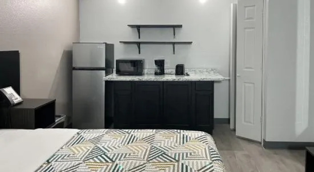Двухместный люкс Studio 6 Suites Tucson, AZ Airport Kino Sports Complex