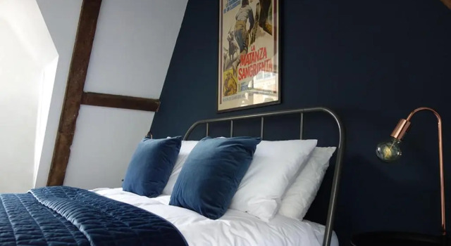 Grade II Listed Flint Cottage Sleeps 4