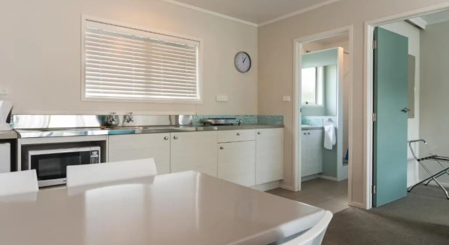 Апартаменты Standard Averill Court Motel
