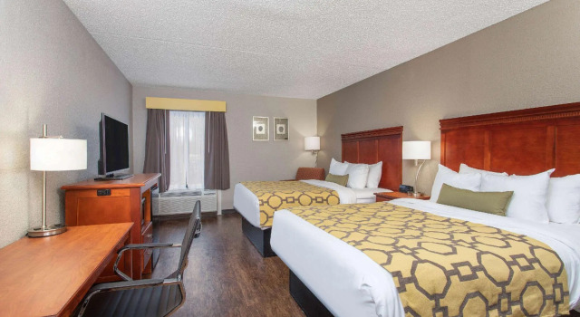 Четырёхместный номер Standard SureStay by Best Western Greenville