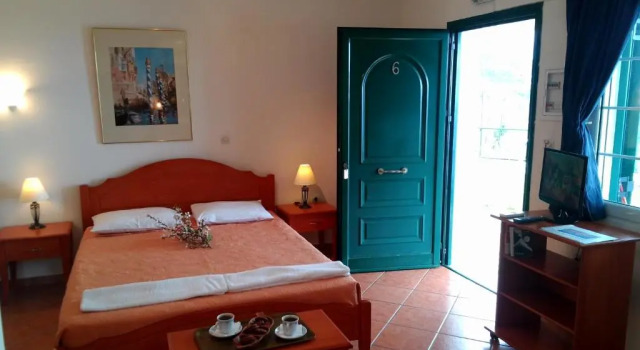 Fantastico Studios #5 And #6, Rezerwuj Hotel Kalamitsi 