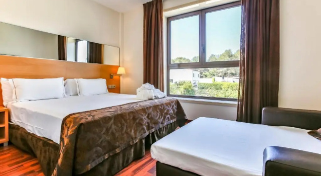 Четырёхместный номер Standard Hotel Desitges
