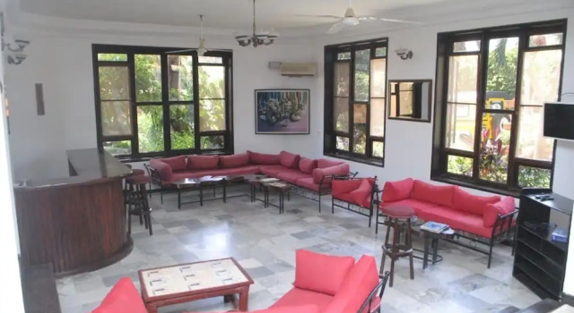Roc Heights Lodge, Rezervasyon Otel Bakau Kanifing