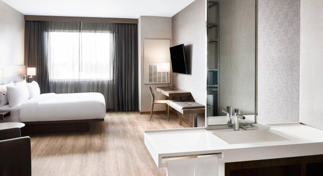 Двухместный номер Standard AC Hotel by Marriott Miami Airport West/Doral