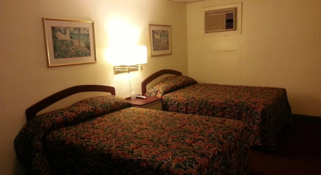 Sunny South Motel, Забронировать Мотель Тампа штат Флорида, рядом с Steinbrenner Field