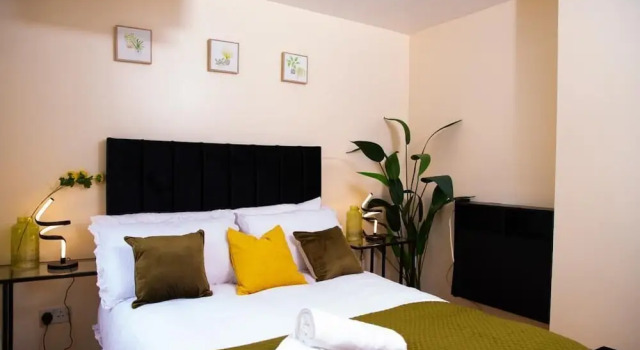 Inviting 1-bed Apartment in London, Near Hotsput, Varaa Huoneisto Asunnot kohteessa Merseyside, Huoneisto