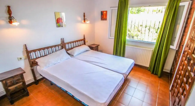 Linda - modern villa with splendid views in Benissa, Забронировать Вилла Коттеджи Бениса, Коттедж