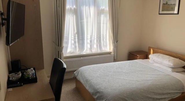 White Gates Hotel, Забронировать Отель Отели Брэкнэлл 3 звезды, 3*