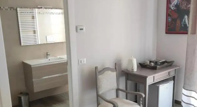 Rossetto e cocciolato - Stanza indipendente con bagno privato a Pesaro, Rezervovat Hotel Pesaro 
