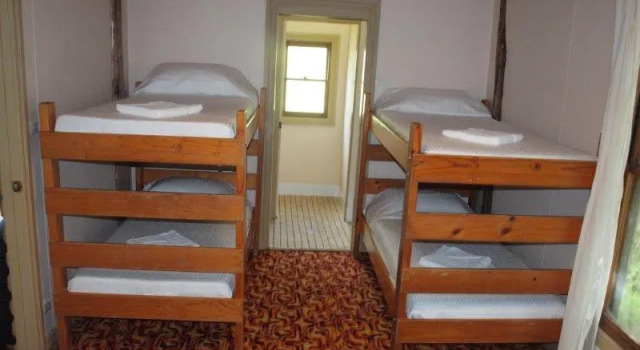 Tristania Tops Barrington, Забронировать Отель Отели Кайэма с парковкой, рядом с Музей Pilots Cottage, Парковка