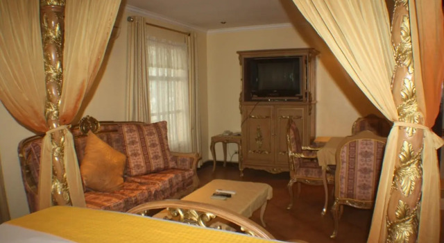 Swiss Chalet, Rezerwuj Chalet Domki letniskowe w Angeles, Domek