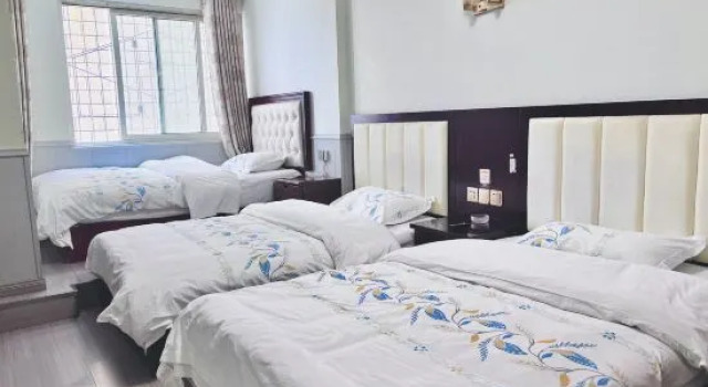 Camera tripla Standard Xinyuan Hostel