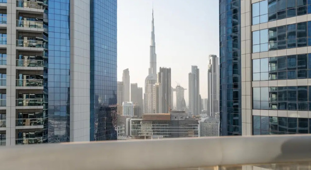 Lux BnB Paramount Tower I Burj Views, Забронировать Отель «постель и завтрак» Дубай Эмират Дубай, рядом с Al Wajeha Al Maeyah Marine Transport Station