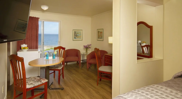 Четырёхместный номер Standard Цокольный этаж с балконом Hotel Motel Belle Plage