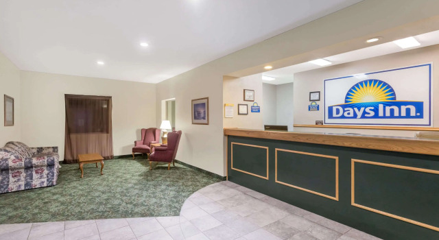 Days Inn by Wyndham Manchester, Rezerwuj Hotel Hotele w Iowa z basenem, Basen