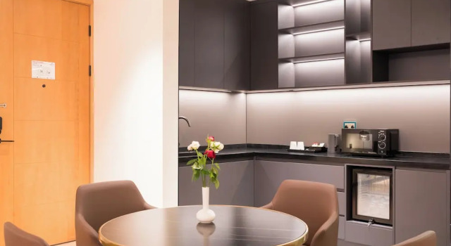 Двухместный люкс Отель Bamus Sarovar Portico