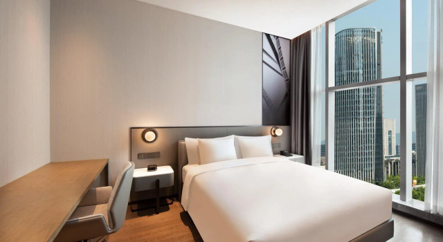 Двухместный семейный номер Standard Crowne Plaza Hangzhou Science City by IHG