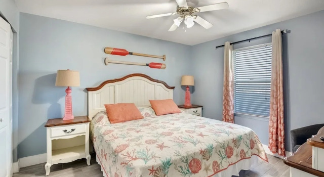 Pelican Beach 2010 1 Bedroom Condo, Varaa Huoneisto Hotellit Emerald Coast uima-altaalla, Uima-allas
