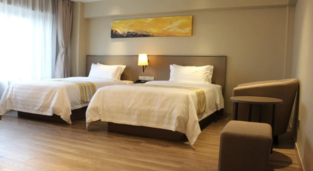 Home Inn Plus Shunde Daliang Bus Station