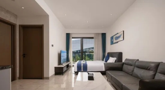 Семейный люкс Luxury с 2 комнатами с балконом Sanya Haitang Bay Sinuo Meisu Hotel (Poly Haitang Bay Houhai Branch)