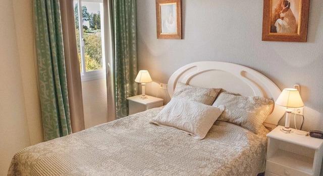 Lovely Apartment with Pool and Sea View Ref 101