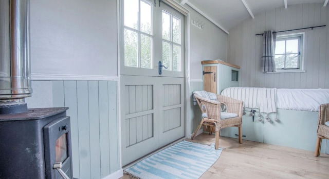 Апартаменты Haven View - 1 Bed Shepherds Hut - St Ishmael's