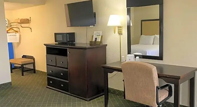 Standardowy czteroosobowy pokój Americas Best Value Inn Eagle Pass