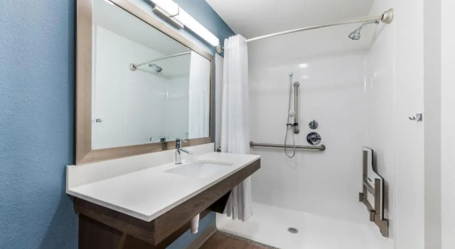 Двухместный люкс WoodSpring Suites Tampa Airport North Veterans Expressway