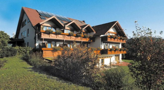 Апартаменты Hotel Restaurant Landhaus Sonnenhof