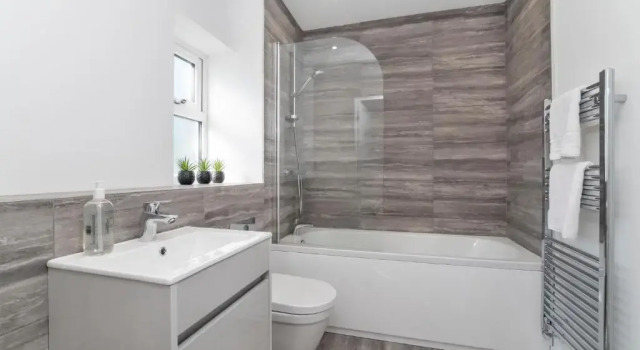 Коттедж с 3 комнатами The Ebor Suites with Hot tubs
