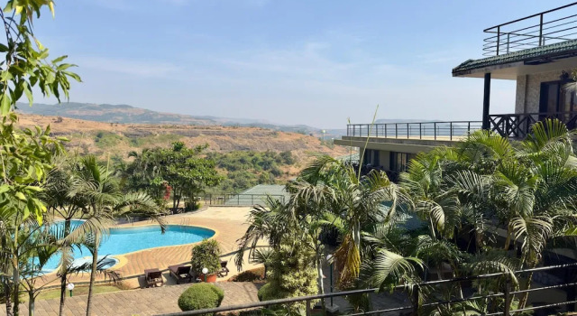 Коттедж с видом на горы Upper Deck Resort - Highest Peak, Lonavala