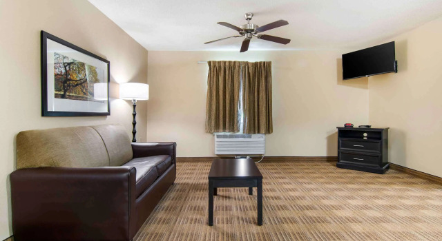 Двухместный люкс c 1 комнатой Extended Stay America Select Suites - St Louis - Earth City