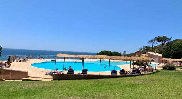 Коттедж Casa Da Luz 86 - 2 bedrooms & seaview Town house , salt water pool , wifi