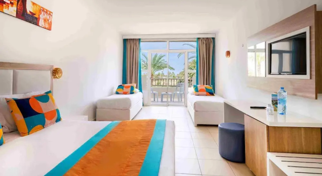 Четырёхместный номер Standard с видом на сад Отель Nerolia Hotel & Spa