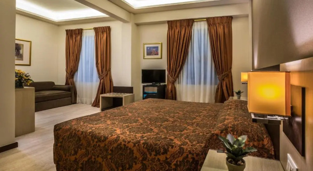 Полулюкс Rex Hotel